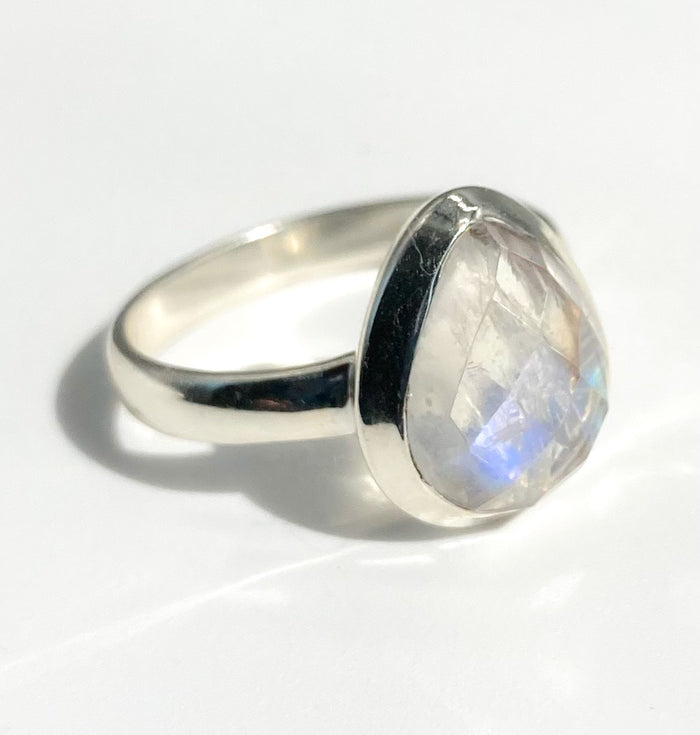 Pear Moon Ring in Silver