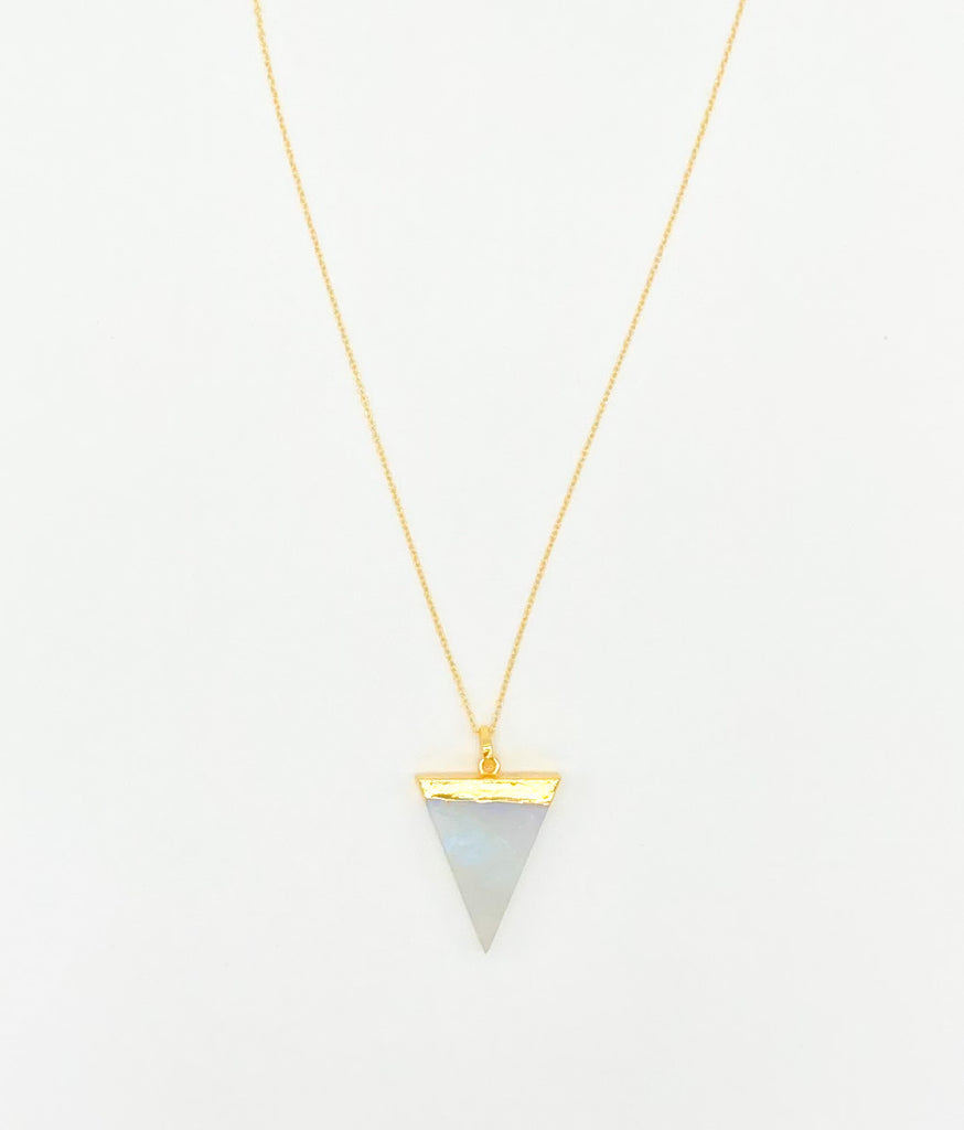 Arrow Pendant Necklace Gold