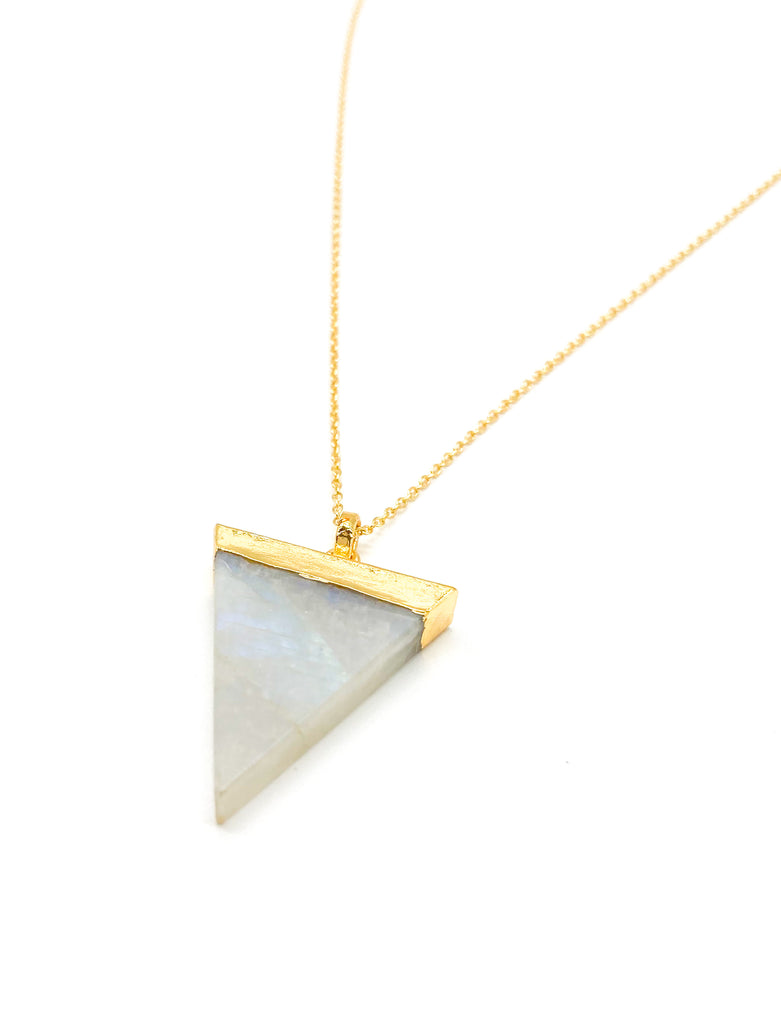 Arrow Pendant Necklace Gold