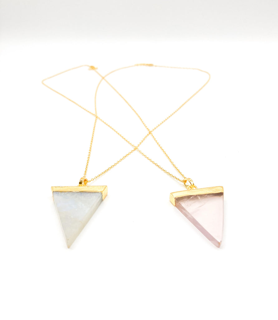 Arrow Pendant Necklace Gold