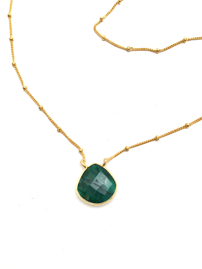 Lovely Emerald Necklace in Gold