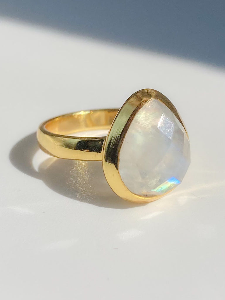 Pear Moon Ring in Gold